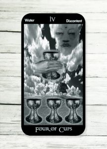 Tarot The Four of Cups – Opportunity & Decisions