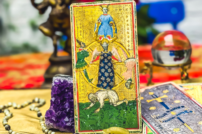 Tarot Cards & Zodiac